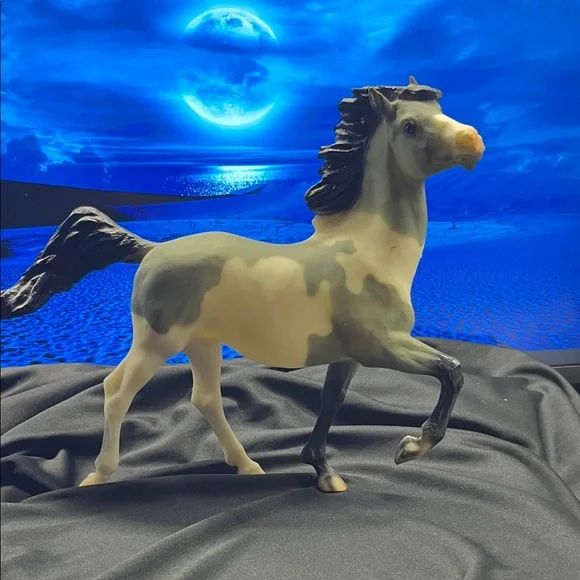 Breyer Hickok on Buckshot mold - Picture 1 of 4